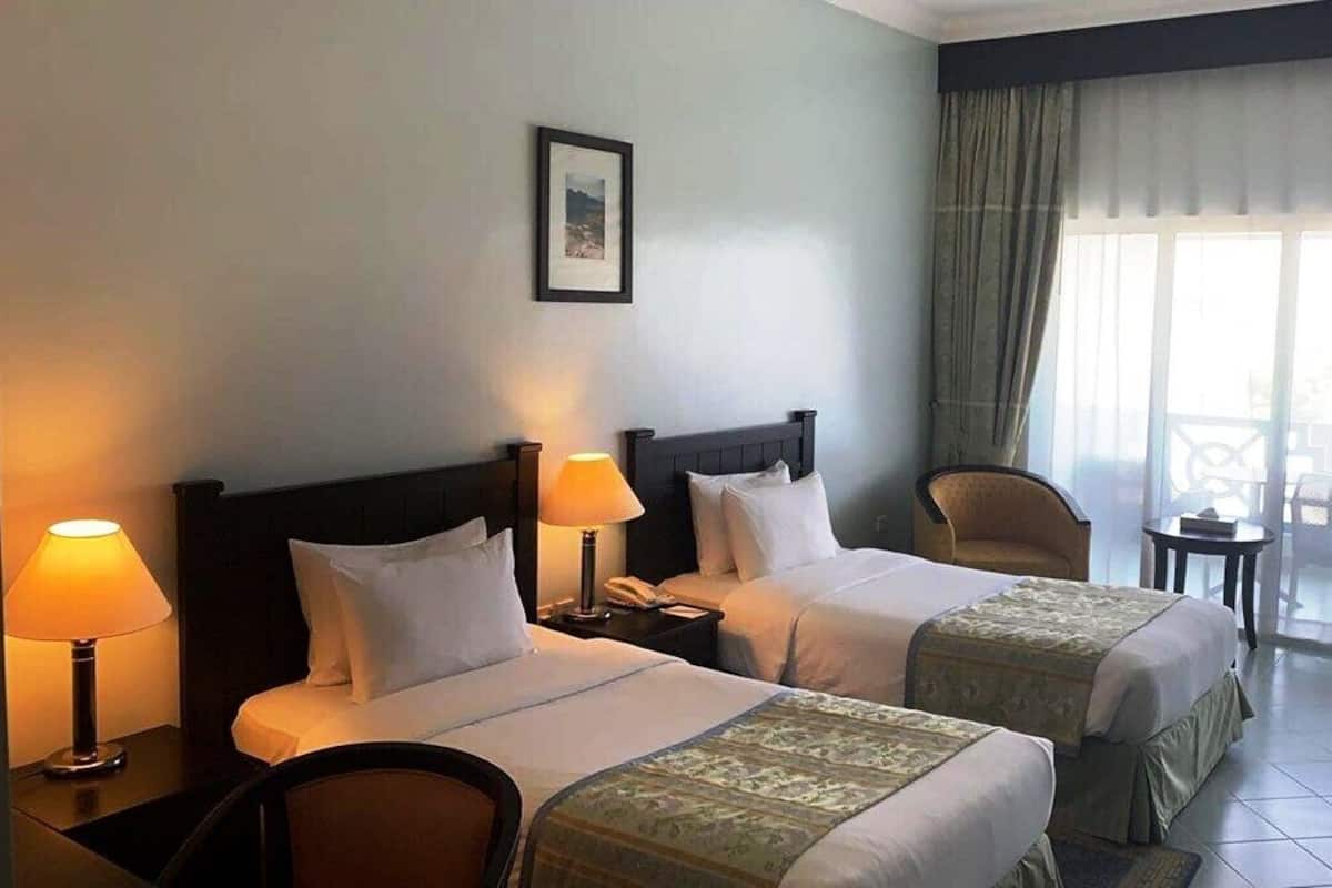 Deluxe Twin Room | 1 bedroom, minibar, in-room safe, desk