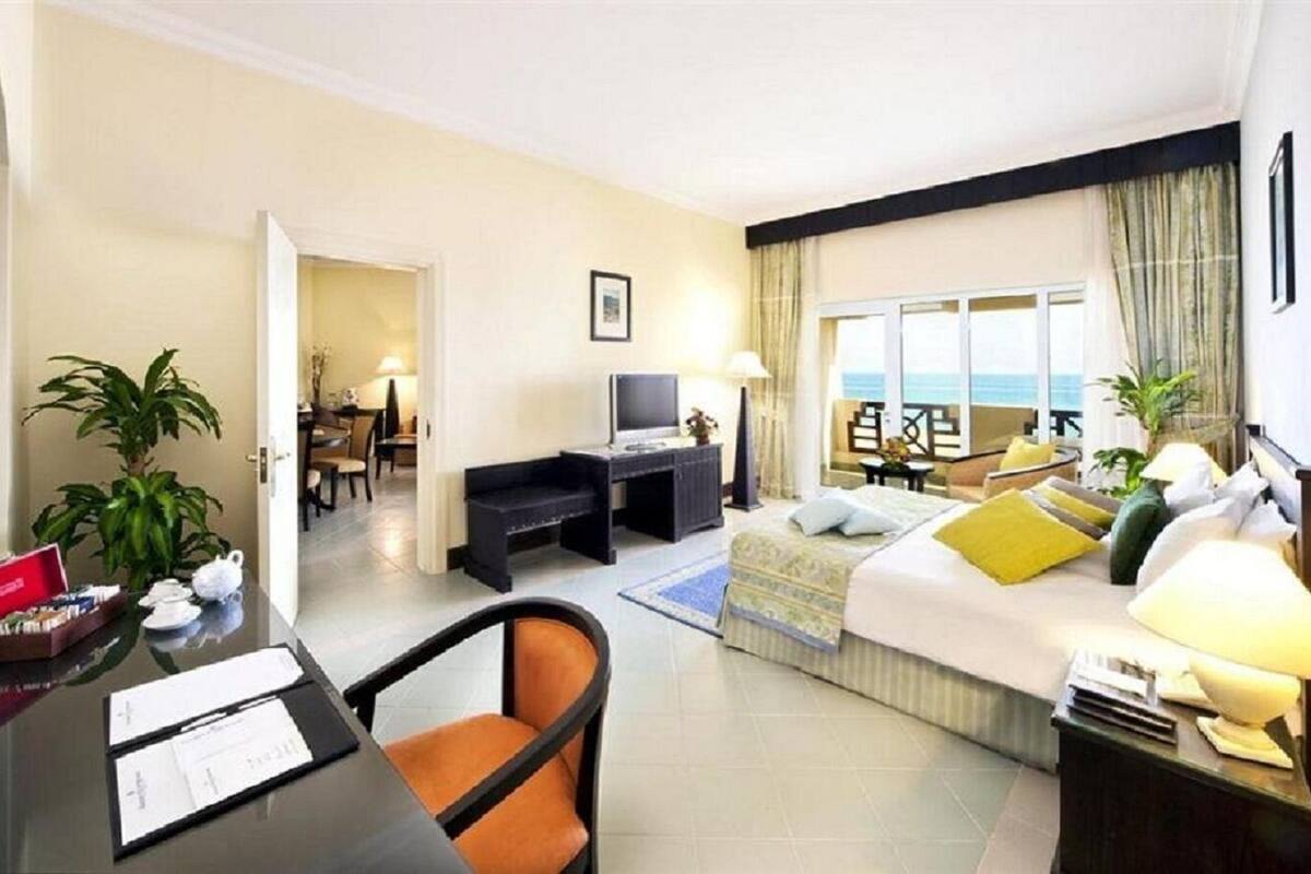 Luxury Suite | 1 bedroom, minibar, in-room safe, desk