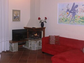 TV, fireplace, stereo