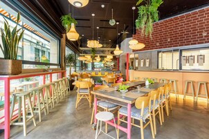 Café da manhã feito na hora todos os dias (EUR 15 por pessoa) 