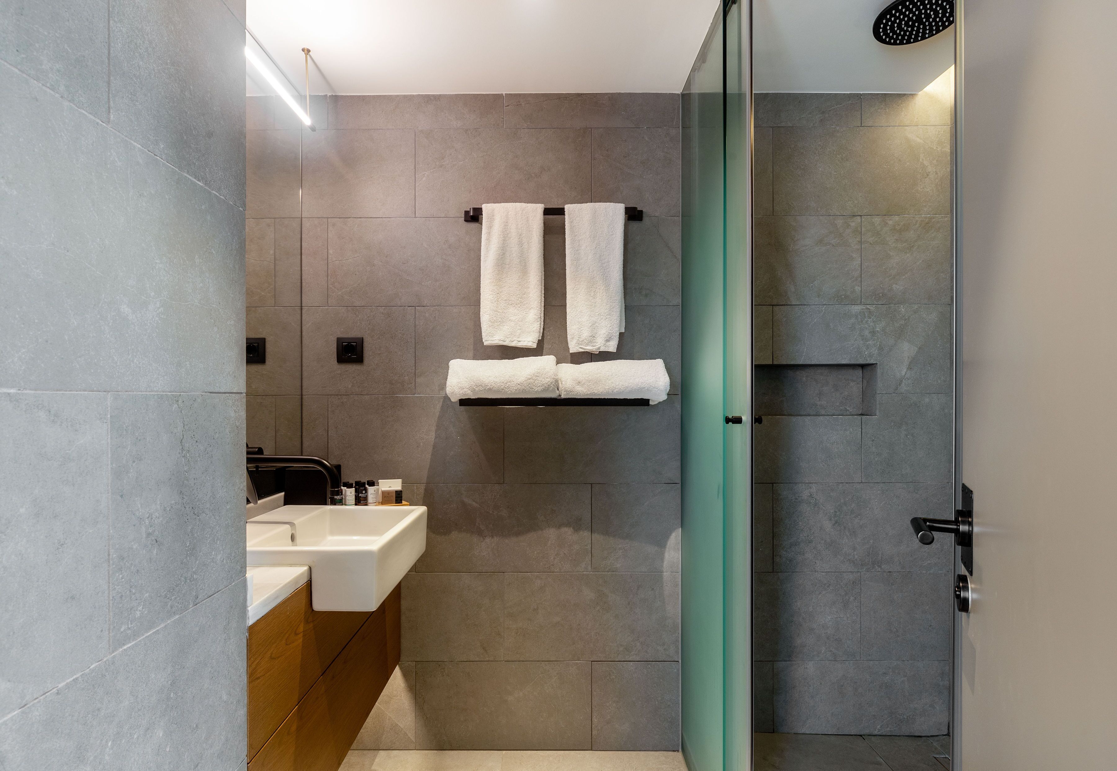 epic 2 bedroom suite with balcony with acropolis view | bathroom | shower, rainfall showerhead, free toiletries, hair dryer