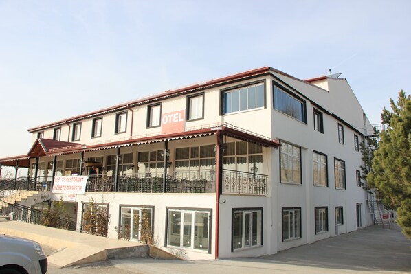 المنشأة من الخارج