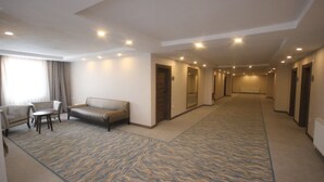 Hallway - Pars Otel (Zara)