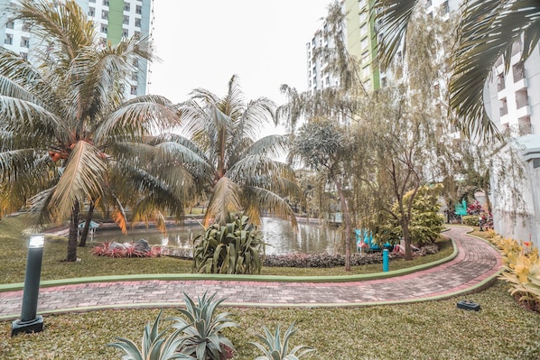 Garden - Hotel O Green Lake View Ciputat (South Tangerang)