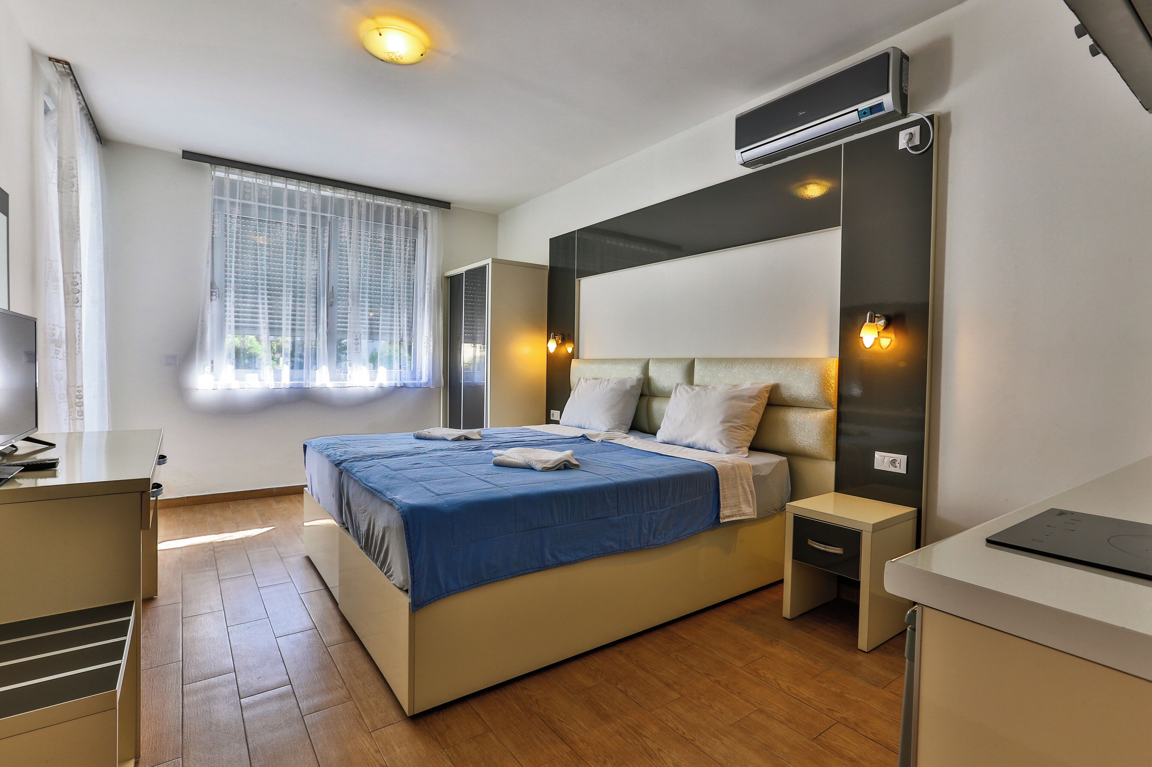 Minibar, in-room safe, blackout drapes, soundproofing