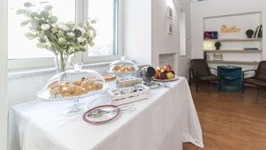Breakfast buffet - Palazzo Carrano B&B Vietri sul Mare (Vietri sul Mare)