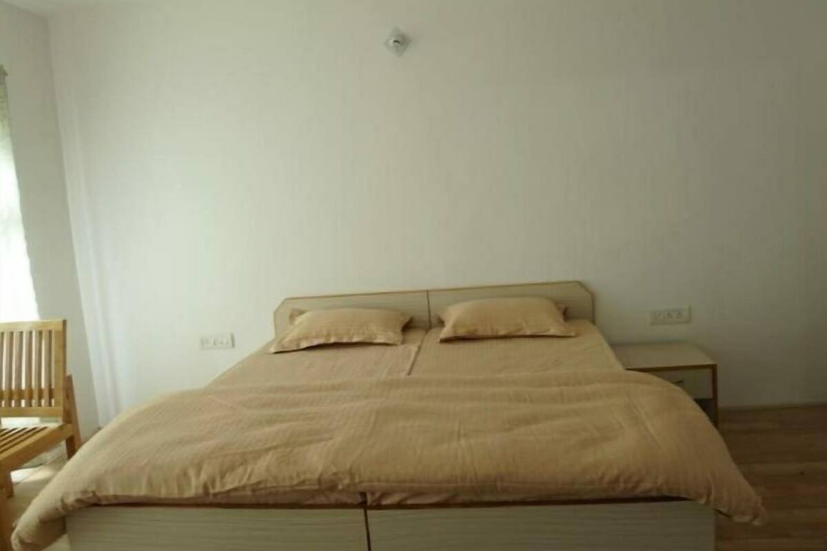 Soundproofing, iron/ironing board, free WiFi, bed sheets