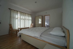 Soundproofing, iron/ironing board, free WiFi, bed sheets