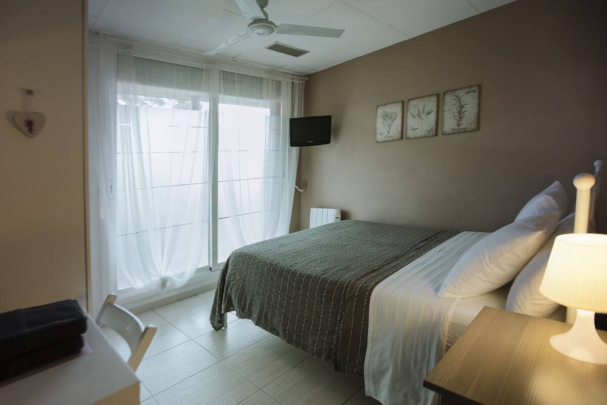 Cortinas blackout, sistema de insonorización y wifi gratis