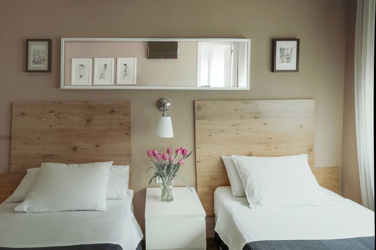 Cortinas blackout, sistema de insonorización y wifi gratis