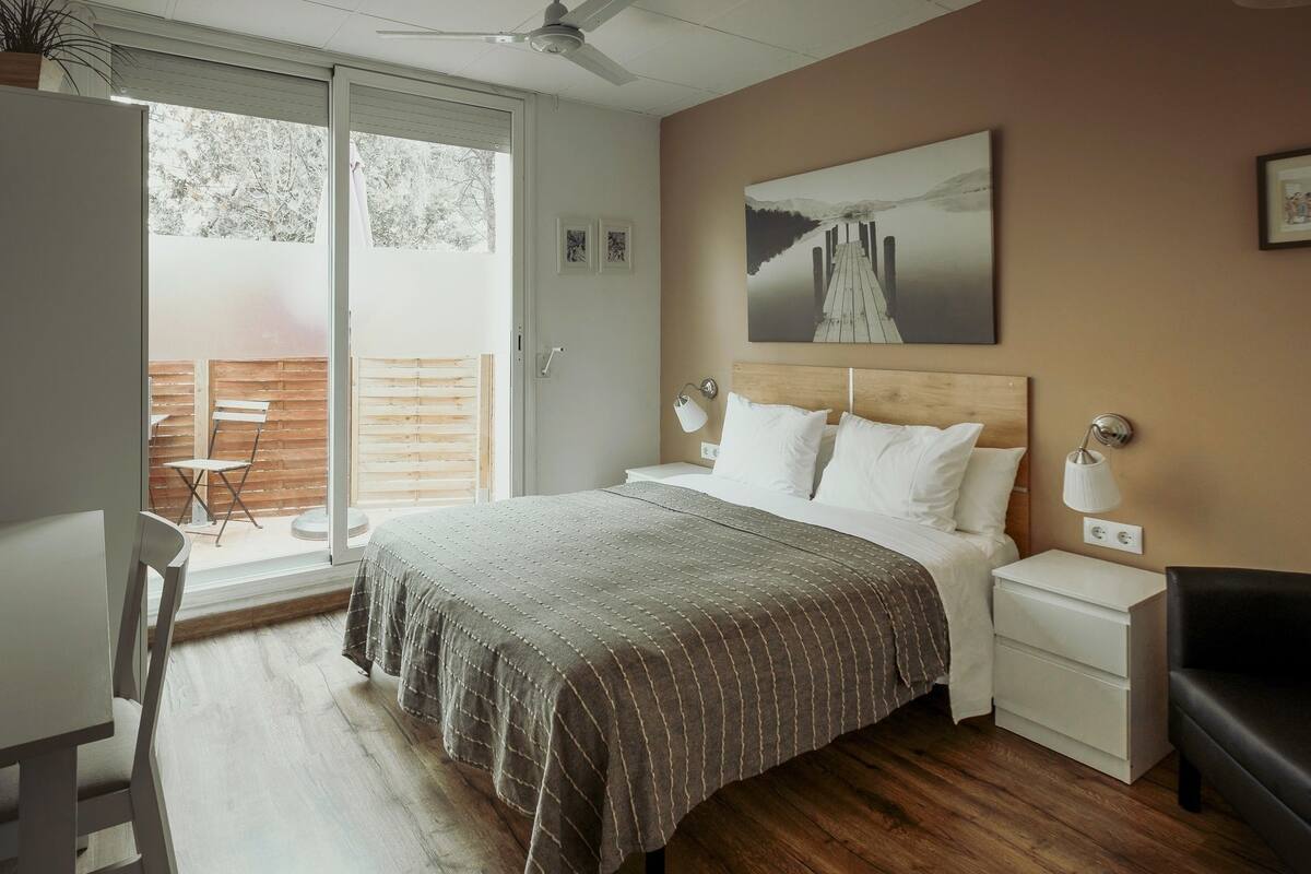 Cortinas blackout, sistema de insonorización y wifi gratis