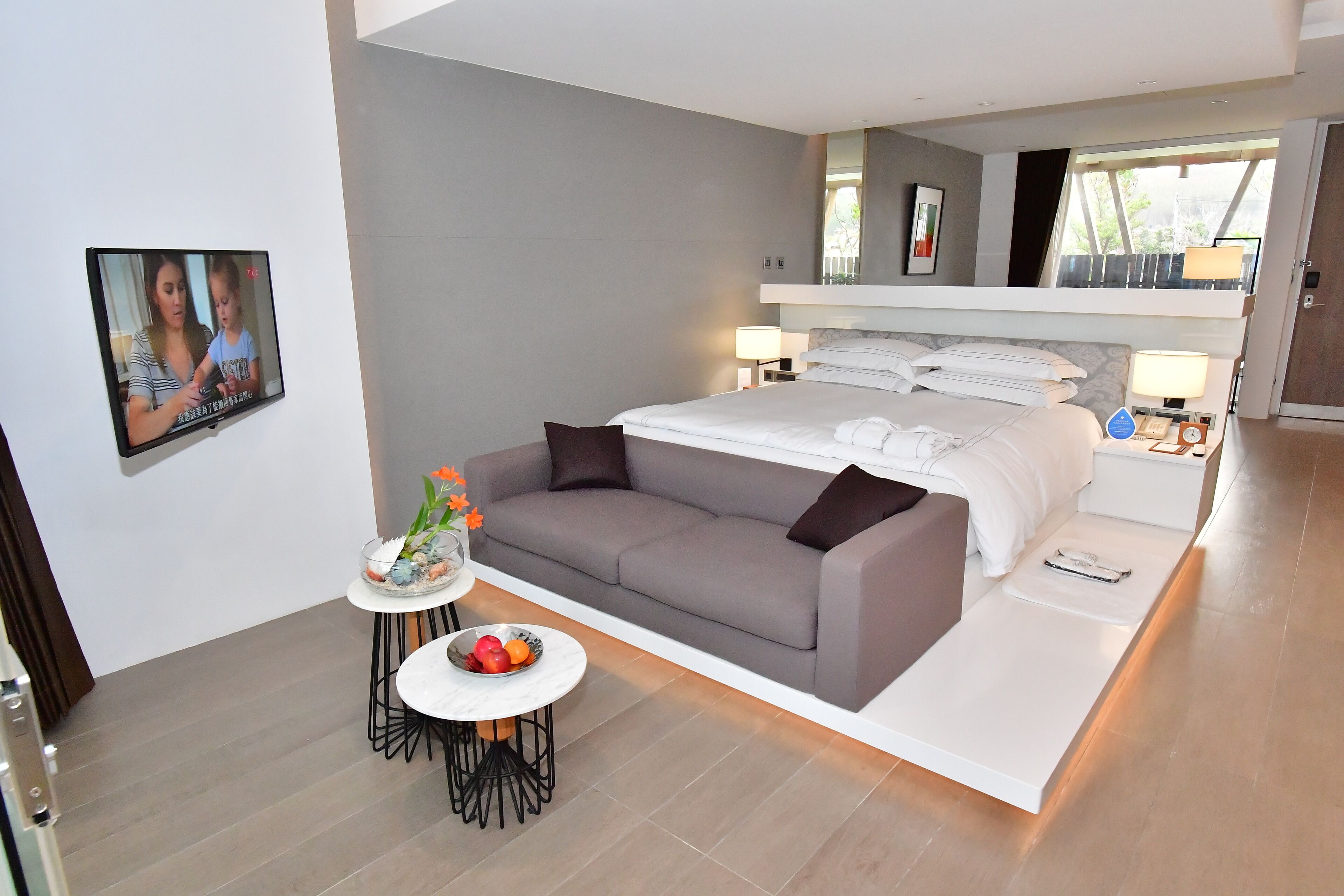 Premium bedding, down duvets, free minibar, in-room safe