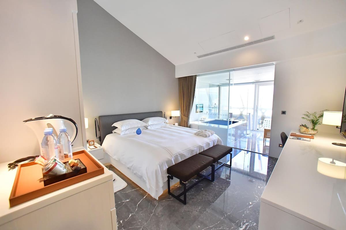 Family Room with Side Sea View | Premium bedding, down comforters, free minibar, in-room safe