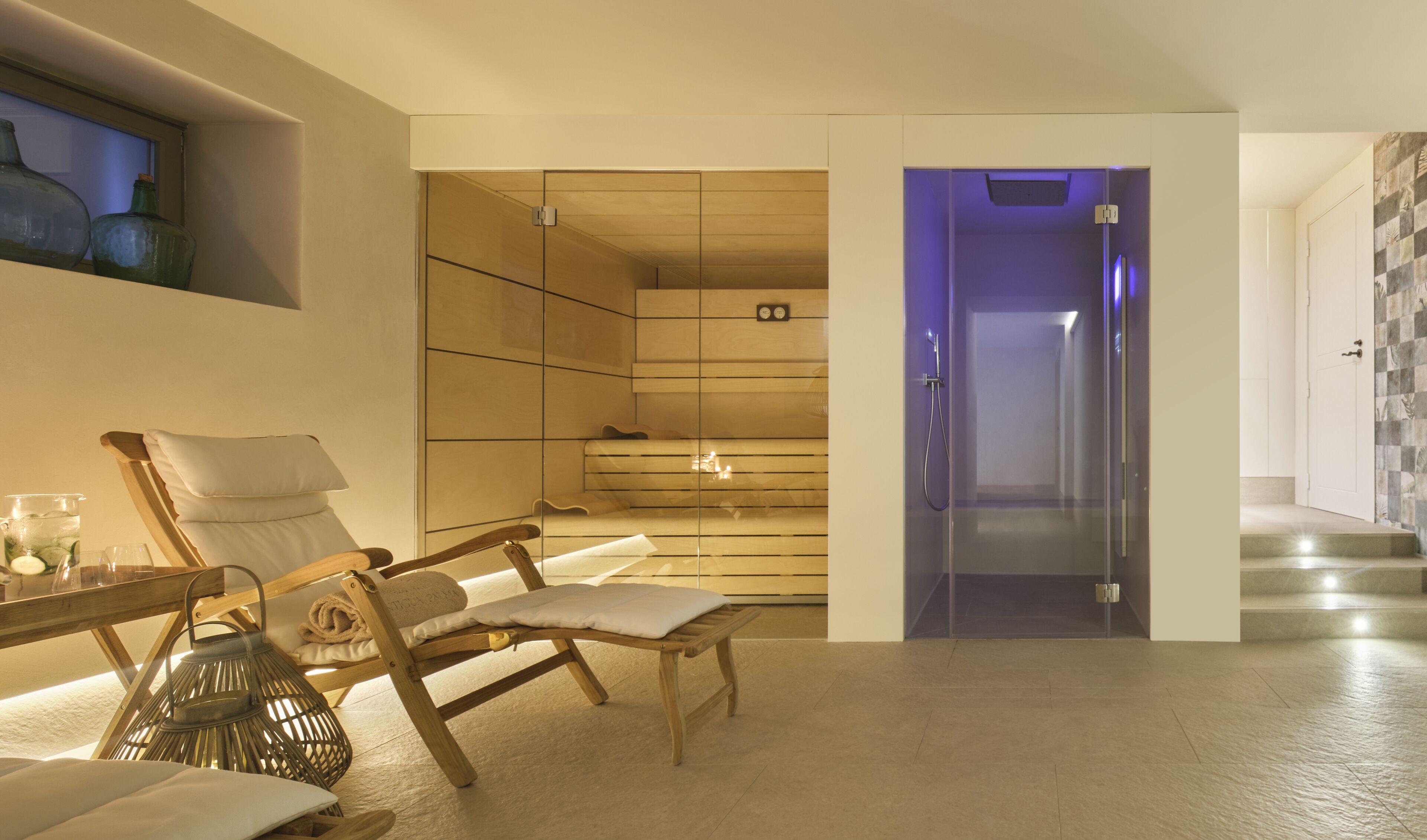 Salas de tratamientos para parejas, sauna, bañera de hidromasaje 