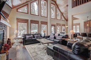 Books - Keystone Resort Lodge 661, Heated Garage, Private Laundry, 5 Bedroom by Summitcove Lodging (Keystone)