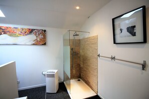 Double Room | Bathroom shower - Guest Room Bordeaux Centre (Bordeaux)
