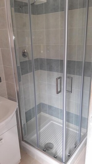 Shower, free toiletries, hair dryer, bidet - Campo Sportivo (Taurianova)