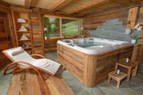 Bain à remous intérieur