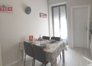 Comfort Apartment, 2 Bedrooms | Private kitchen