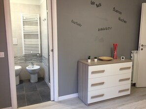 Comfort Apartment, 2 Bedrooms | Bathroom - De Angeli Luxury Flat (Milan)