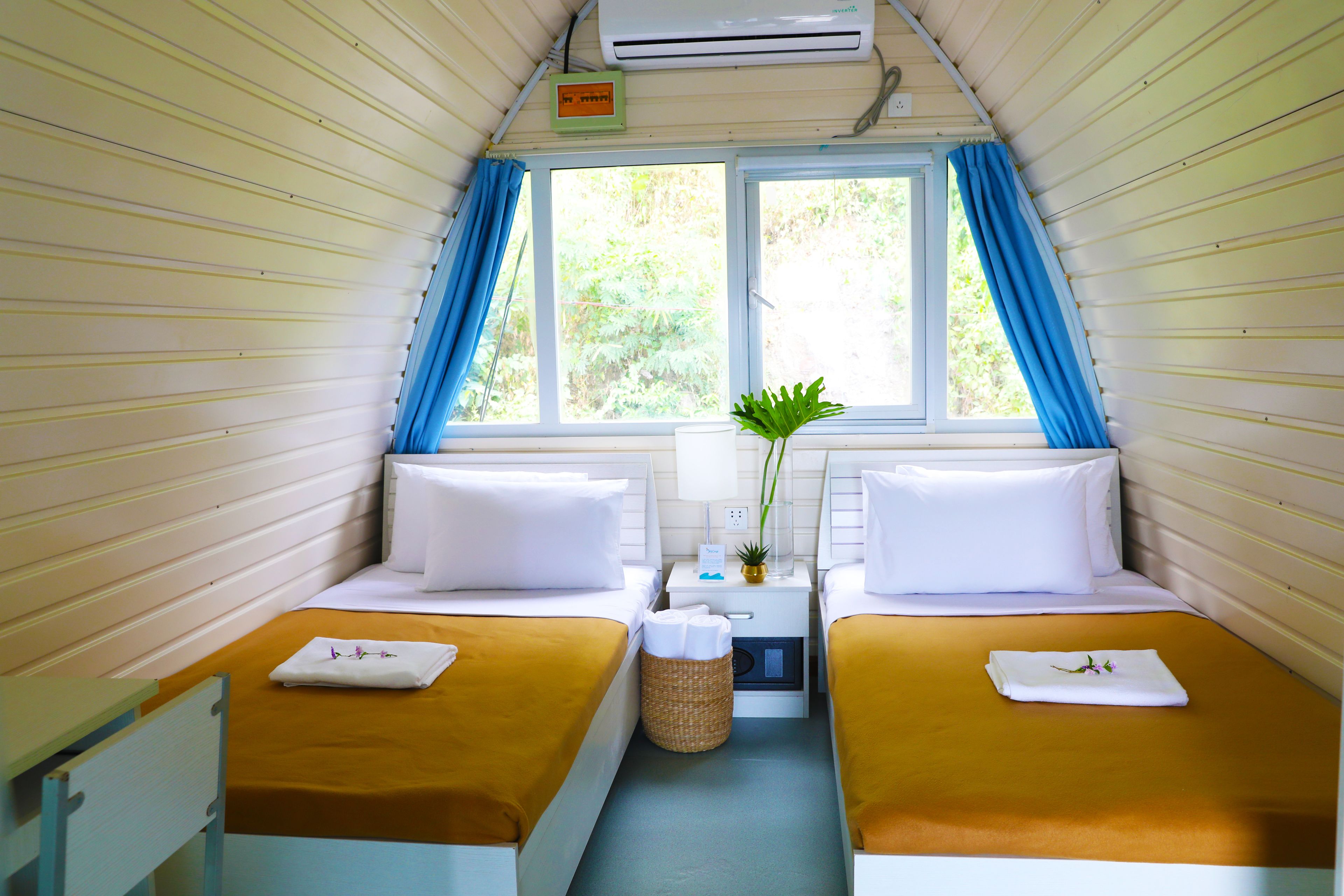 arch house | bed sheets