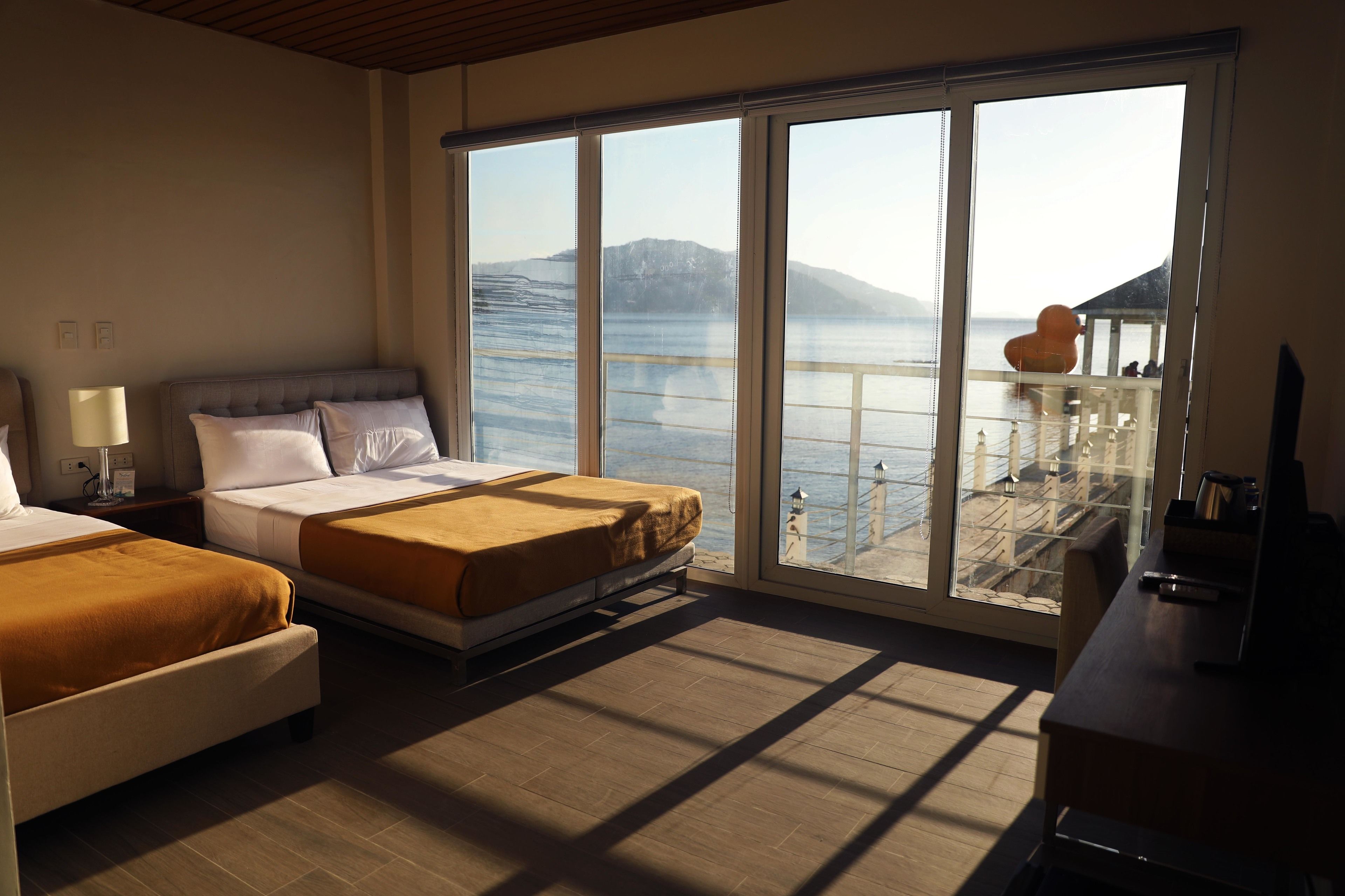 room, sea view | bed sheets