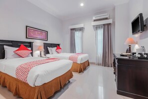 Desk, free WiFi, bed sheets