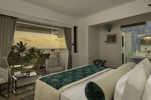 Premium bedding, pillowtop beds, in-room safe, blackout drapes