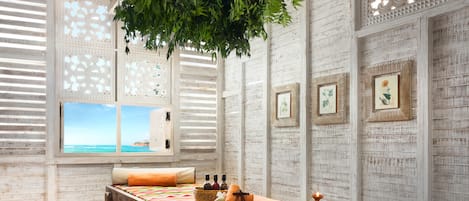 Sauna, hot tub, steam room, hot springs/mineral springs, body treatments