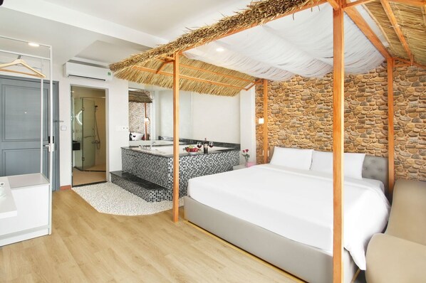 Luxury-Zimmer | Minibar, Schreibtisch, kostenloses WLAN, Bettwäsche