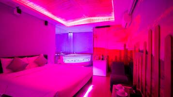 Luxury Room | Minibar, desk, free WiFi, bed sheets