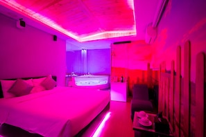 Minibar, desk, free WiFi, bed sheets - Cupid 2 Hotel (Ho Chi Minh City)