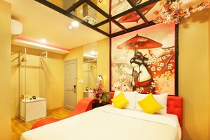 Deluxe Room | Bathroom | Shower, free toiletries, hair dryer, slippers - Cupid 2 Hotel (Ho Chi Minh City)