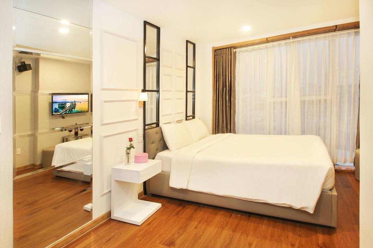 ห้องดีลักซ์ | มินิบาร์, โต๊ะทำงาน, Wi-Fi ฟรี, ผ้าปูที่นอน
