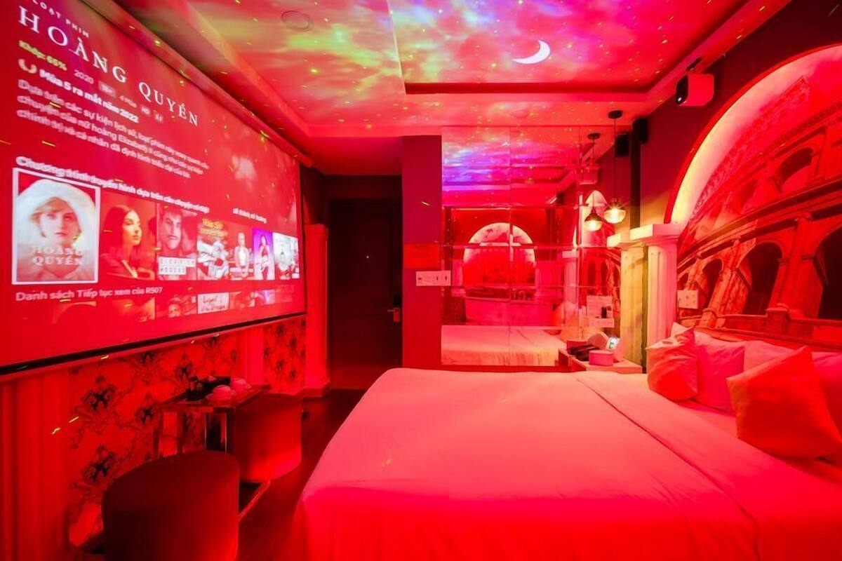 ห้องลักซ์ชัวรี่ | มินิบาร์, โต๊ะทำงาน, Wi-Fi ฟรี, ผ้าปูที่นอน