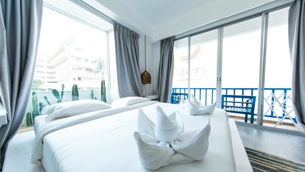 Room (King Bed) | Langsir/tirai gelap terus, Wi-fi percuma, cadar katil 
