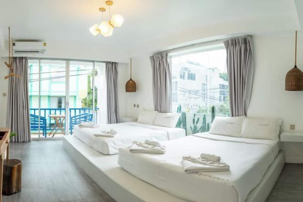 Blackout curtains, free WiFi, bed sheets