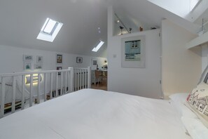 1 chambre, fer et planche à repasser, accès Internet, draps fournis