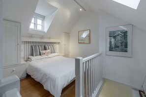 1 bedroom, iron/ironing board, Internet, bed sheets
