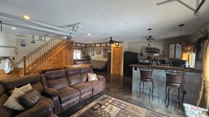 Fernseher, Videospiele, DVD-Player, Videothek