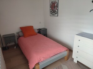 Einzelzimmer | Hochwertige Bettwaren, individuell dekoriert, individuell eingerichtet