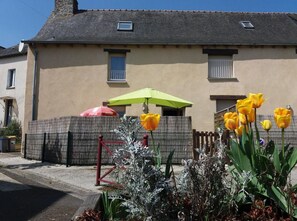 Front of property - Chambre tout confort (Landujan)