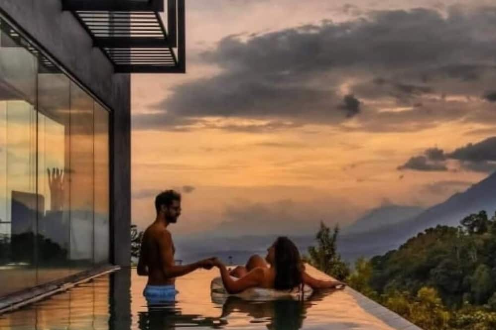 Romance Valley