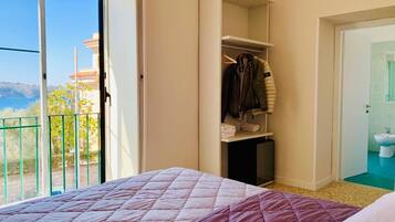 Chambre Triple Deluxe, vue mer | Décoration personnalisée, ameublement personnalisé, Wi-Fi gratuit