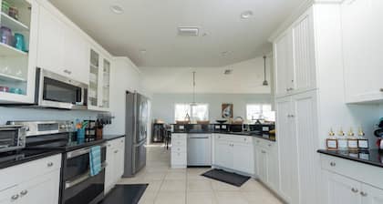 Hermosa casa con vistas de 360 grados de la isla apartada del paraíso.