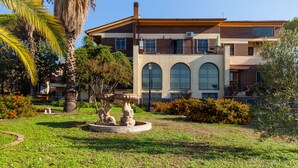Front of property - Villa Viuli (Torre del Greco)