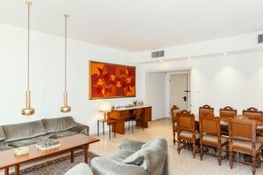 Classic Apartment, 3 Bedrooms | Living area