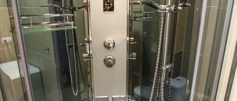 Standard Apartment | Bathroom | Shower, hydromassage showerhead, free toiletries, hair dryer