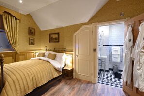 Quarto quádruplo superluxo, 2 camas Queen, para não fumantes | Roupas de cama de algodão egípcio, roupas de cama premium