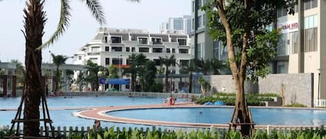 Comfort Apartment, 2 Bedrooms, Pool View | Desk, blackout curtains, soundproofing, iron/ironing board